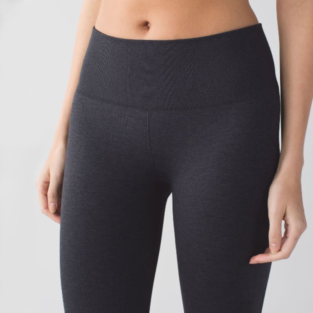 Lululemon In The Flow Crop II Heathered Deep Coal Leggings | Size 8 - Picture 14 of 14